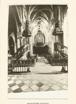 130 - Interior de la Catedral. Nave central y órgano