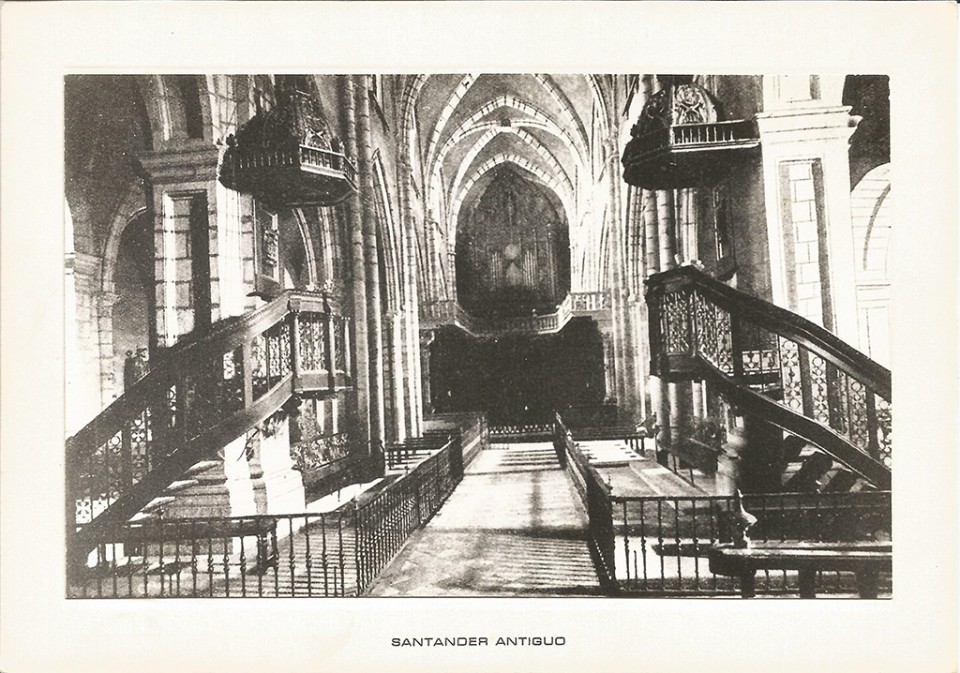 55 - Interior de la Catedral. Nave central y órgano